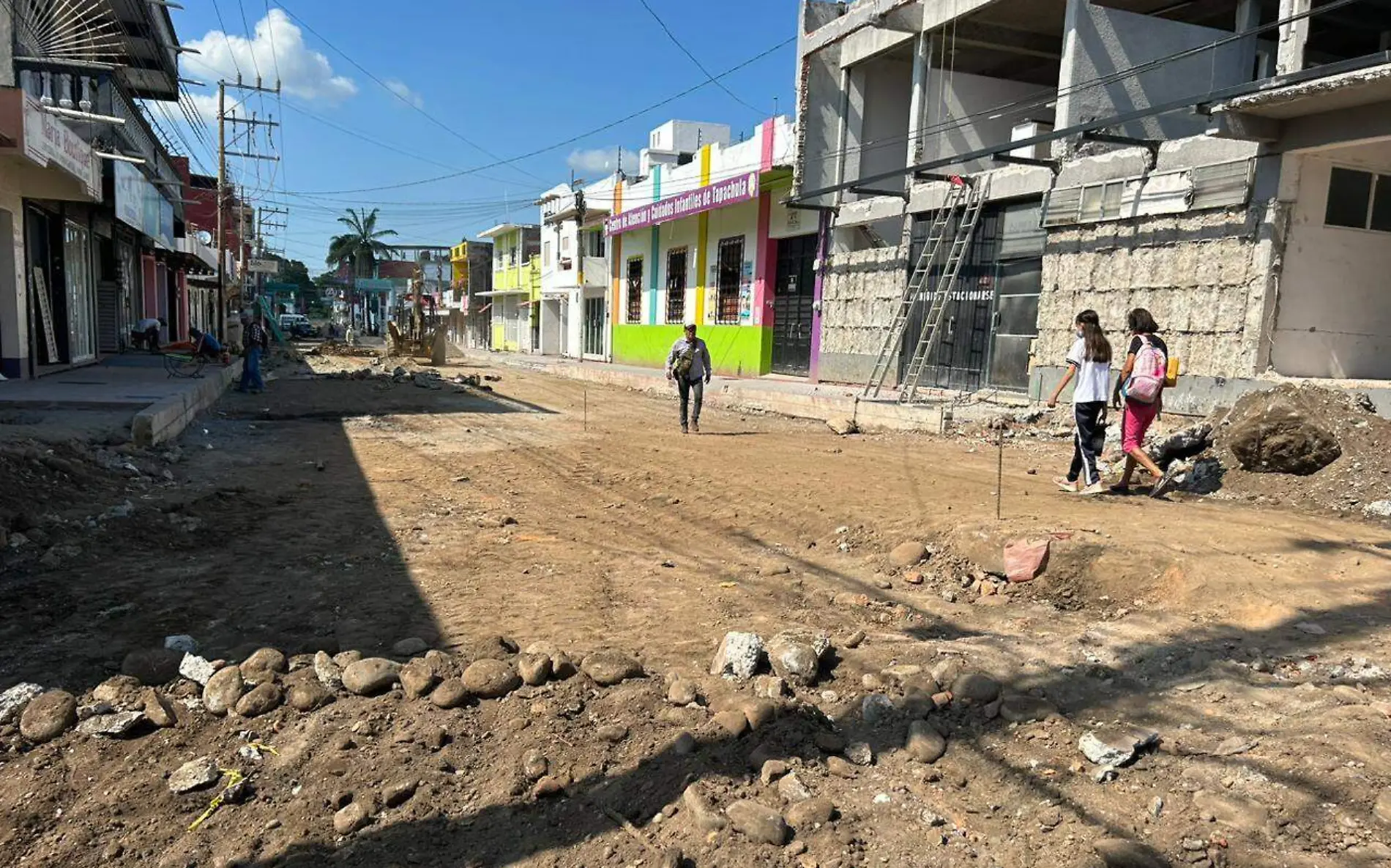 Obra inconclusa en el Periférico